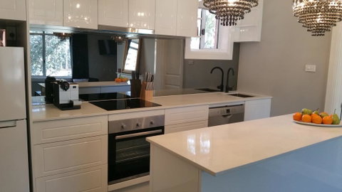 City Life Apartment-full Kitchen & Separate Bedroom - Accommodation Perth 2