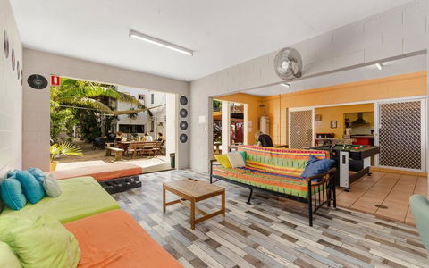 Civic Guesthouse - Accommodation Perth 0