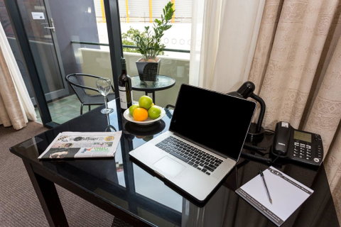 Clarendon Hotel - Accommodation Perth 2