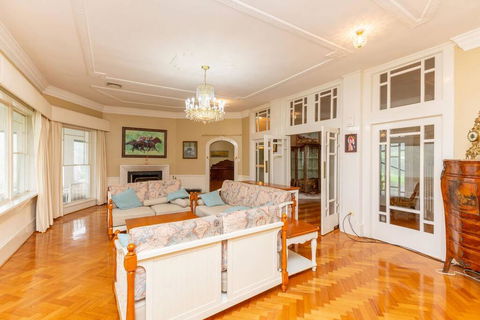 Classic 5 Beds Mt Dandenong Resort - Perth Resorts 1