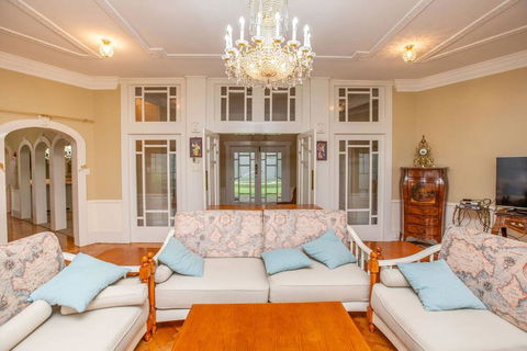 Classic 5 Beds Mt Dandenong Resort - Perth Resorts 0