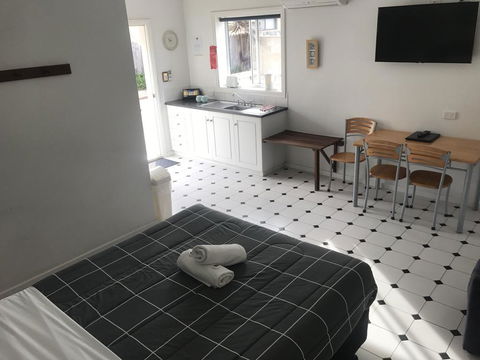 Clearwater Motel Apartments - Accommodation Perth 2