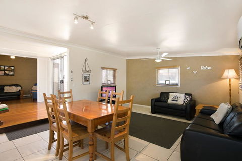 Close To Water, Restaurants And Clubs, Toorbul St, Bongaree - Accommodation Perth 0