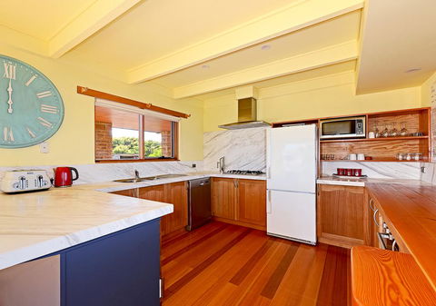 Cloudy Bay Villa - Perth Resorts 2