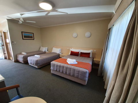 Club Motor Inn - Accommodation Perth 2