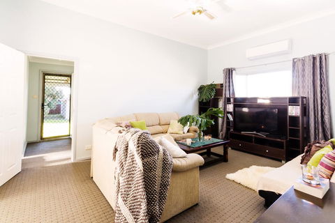 Coal D' Vine Cottage - Cessnock NSW - Accommodation Perth 3