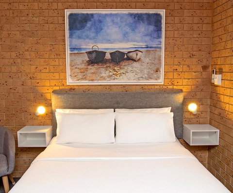 Coast Inn Motel - Accommodation Perth 0