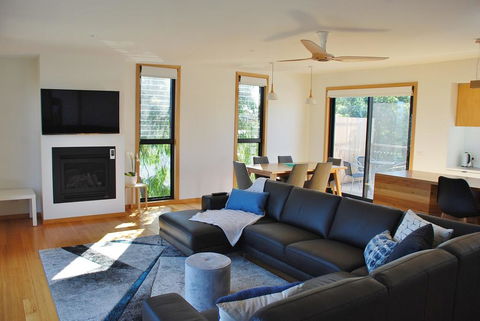 COASTAL BEAUTY ON BRUCE - Accommodation Perth 3