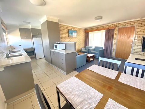 Coastal Comfort Motel - Accommodation Perth 1