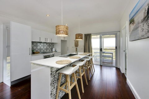 Coastal Hideaway - Perth Resorts 1