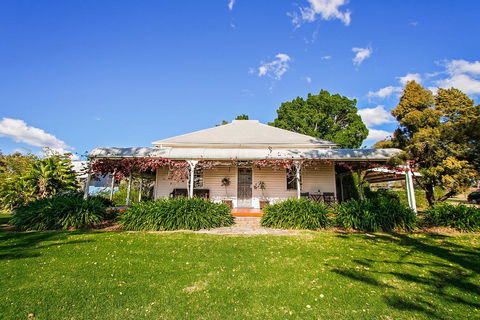 Cockfighters Ghost Vineyard Accommodation - Accommodation Perth 1