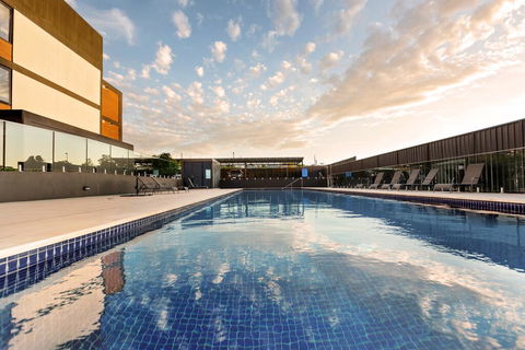 Colour & Swank At The Mill In The Heart Of CBD! - Perth Resorts 3