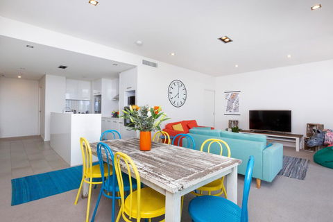 Colour & Swank At The Mill In The Heart Of CBD! - Perth Resorts 0