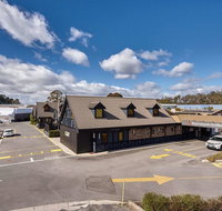 Comfort Hotel Olde Tudor - Perth Resorts