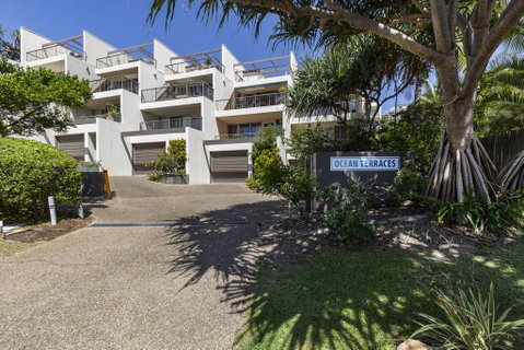 Comfortable & Stylish With Rooftop Spa - Accommodation Perth 0