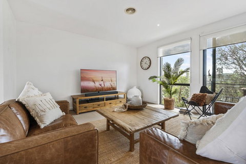 Comfy Coast Drive Condo - Accommodation Perth 3