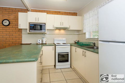Comfy Ground Floor Unit Opposite Waterfront! Welsby Pde, Bongaree - Accommodation Perth 3