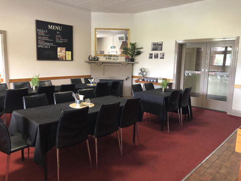 Commercial Hotel - Accommodation Perth 2