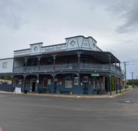 Commercial Hotel Curlewis - Perth Resorts