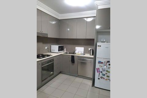 Convenient One Bedroom Apartment Close To City - Accommodation Perth 2