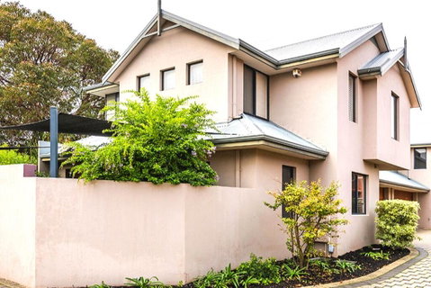 Coode Street Townhouse - Accommodation Perth 0