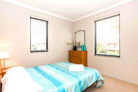 Coode Street Townhouse - Accommodation Perth 2