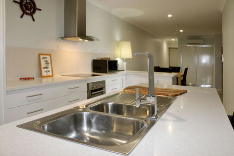 Cooktown Harbour View Luxury Apartments - Accommodation Perth 3