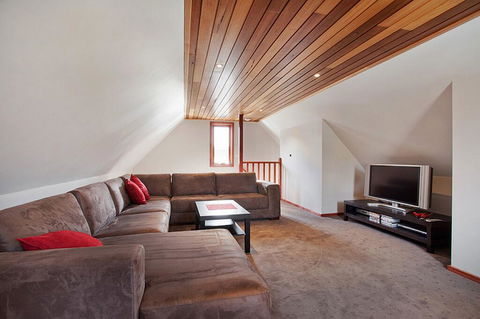 Cool Change - Accommodation Perth 1