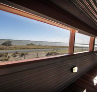 Coorong Aurora - breathtaking waterfront escape - Accommodation Perth