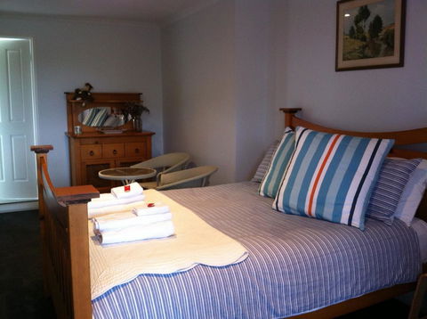 Corinella On The Esplanade Bed & Breakfast - Perth Resorts 3