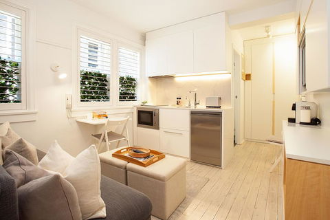 Cosy Flat In Art Deco Building Minutes From City - Accommodation Perth 0