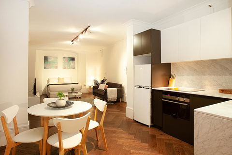 Cosy Studio Near Trains, Restaurants, Bars And Parks - Accommodation Perth 2