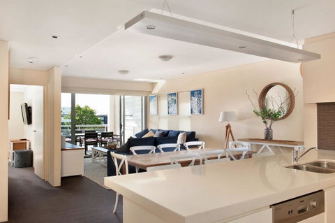 Cote D'Azur Resort - Accommodation Perth 2
