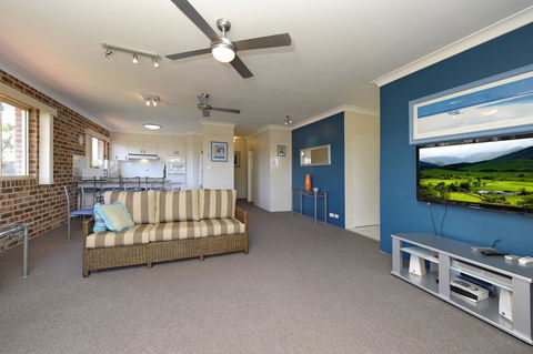 Cottage Court 10 - Nelson Bay - Accommodation Perth 2