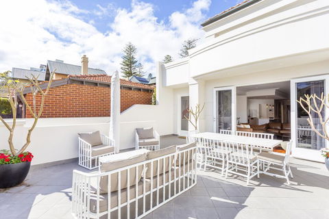Cottesloe Aqua Retreat - Executive Escapes - Accommodation Perth 1