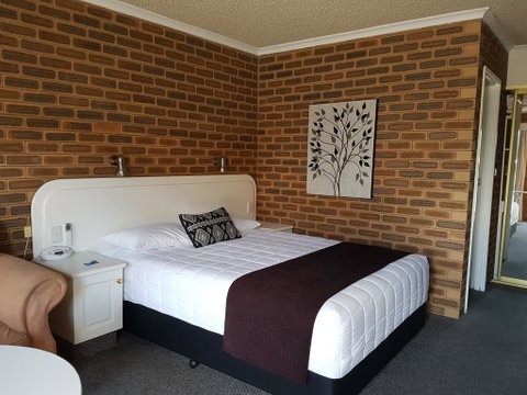 Cousins Motor Inn - Perth Resorts 2