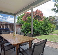 Cuddles Cottage' 4 Christmas Bush Avenue - pet friendly holiday house near Dutchies - Accommodation Perth