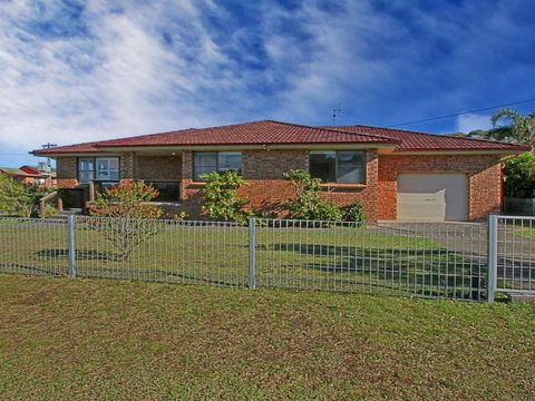 Culburra Getaway - Close To Beach And Lake - Accommodation Perth 0