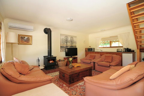Daisy Cottage - Accommodation Perth 2