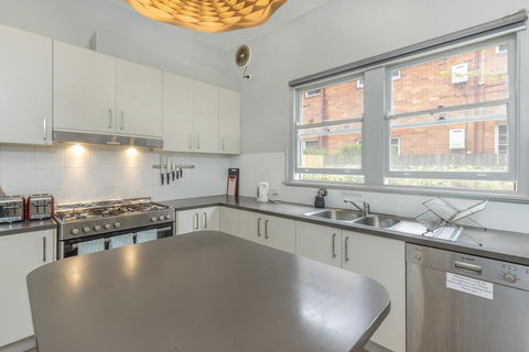 Dalziel Lodge - Accommodation Perth 3