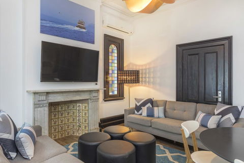 Dalziel Lodge - Accommodation Perth 1