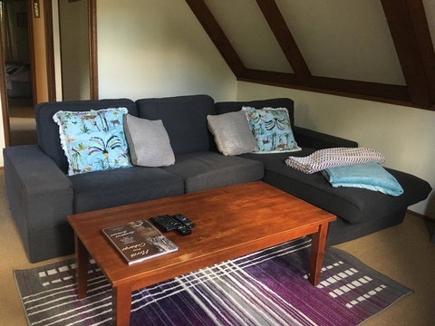 Dancing Waters Cottage - Perth Resorts 1