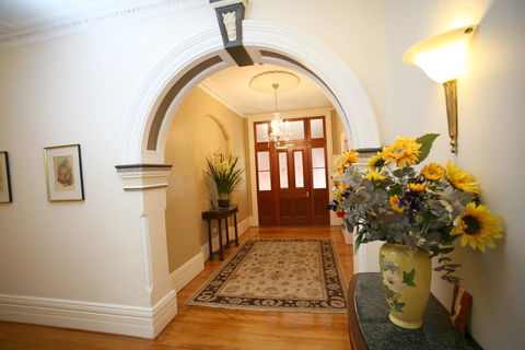 Darcy's Hotel - Accommodation Perth 0