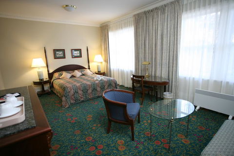 Darcy's Hotel - Accommodation Perth 1