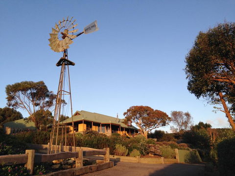 Daysy Hill Country Cottages - Accommodation Perth 0