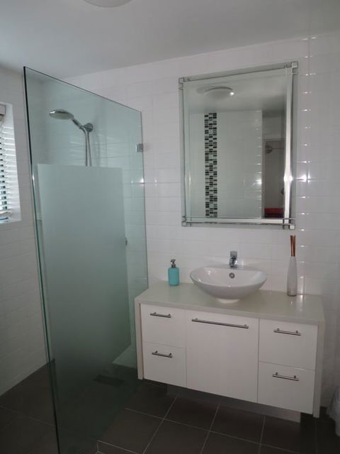 Deepwater Cove Unit 7, 68 Lower Gay Terrace, Bulcock Beach - Perth Resorts 3