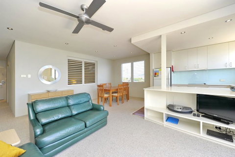 Del Rae Unit 12 - Shoal Bay - Accommodation Perth 2
