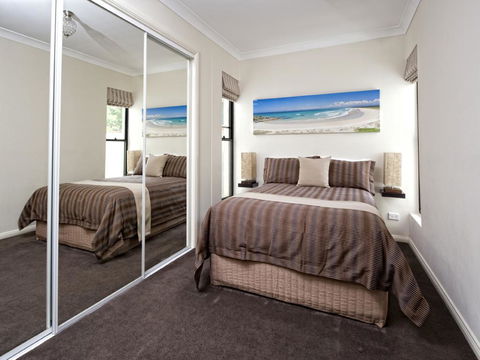 Dolphin Shores - Accommodation Perth 1