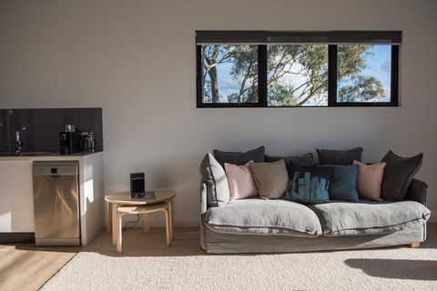 Dragonfly Cottages - Accommodation Perth 2