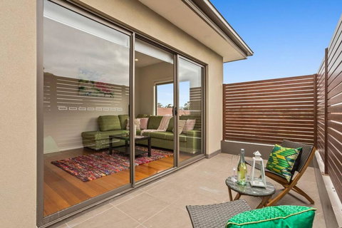 Dromana Beach House For Two Families. - Accommodation Perth 3